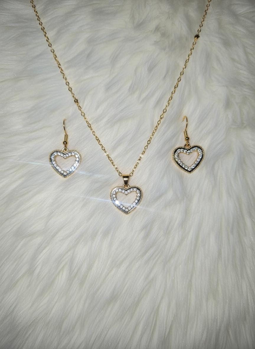 Elegant Heart-Shaped Jewelry Set with Sparkling Earrings