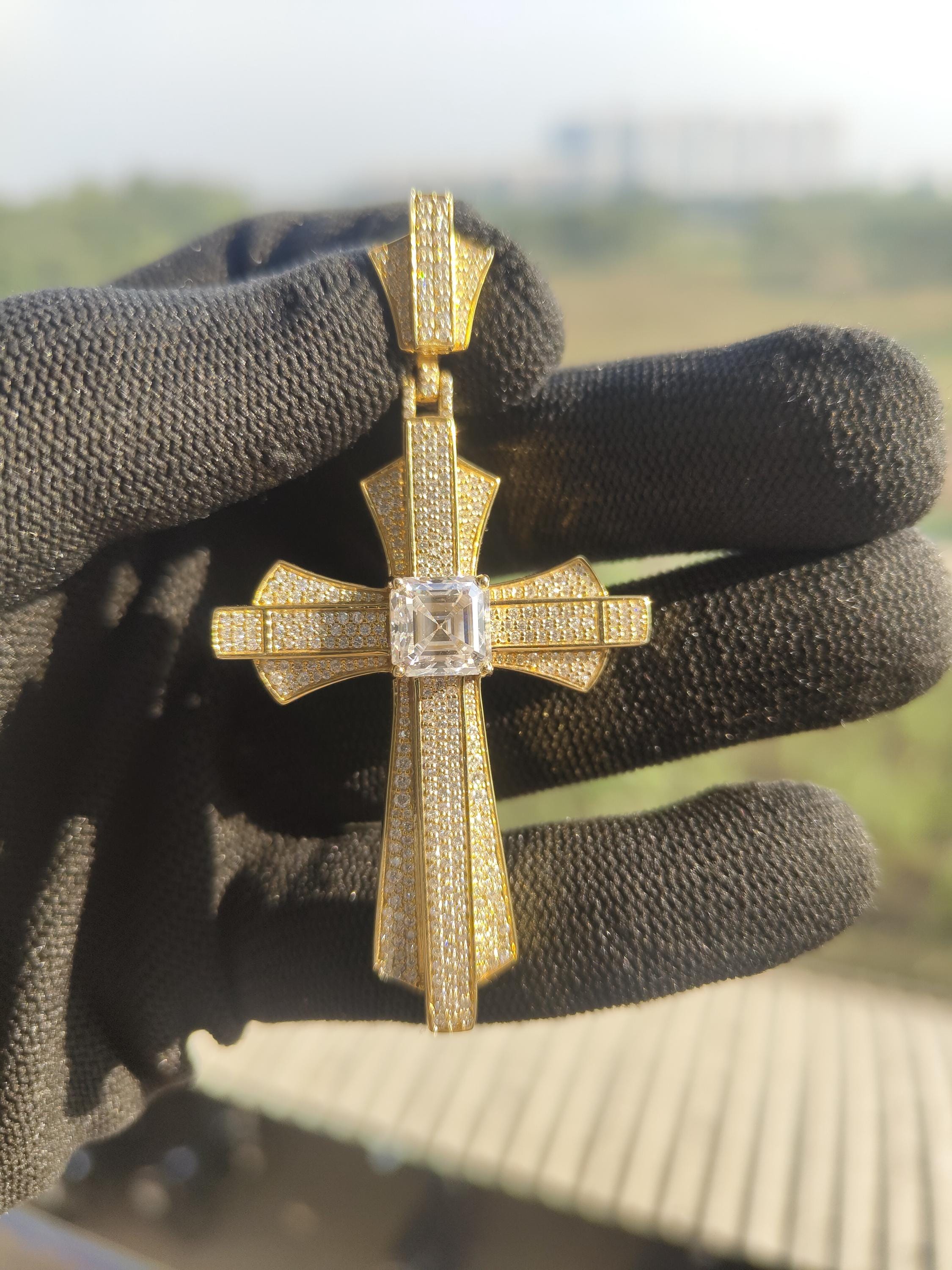 Iced Out Moissanite Cross Pendant | Silver Hip Hop Jewelry